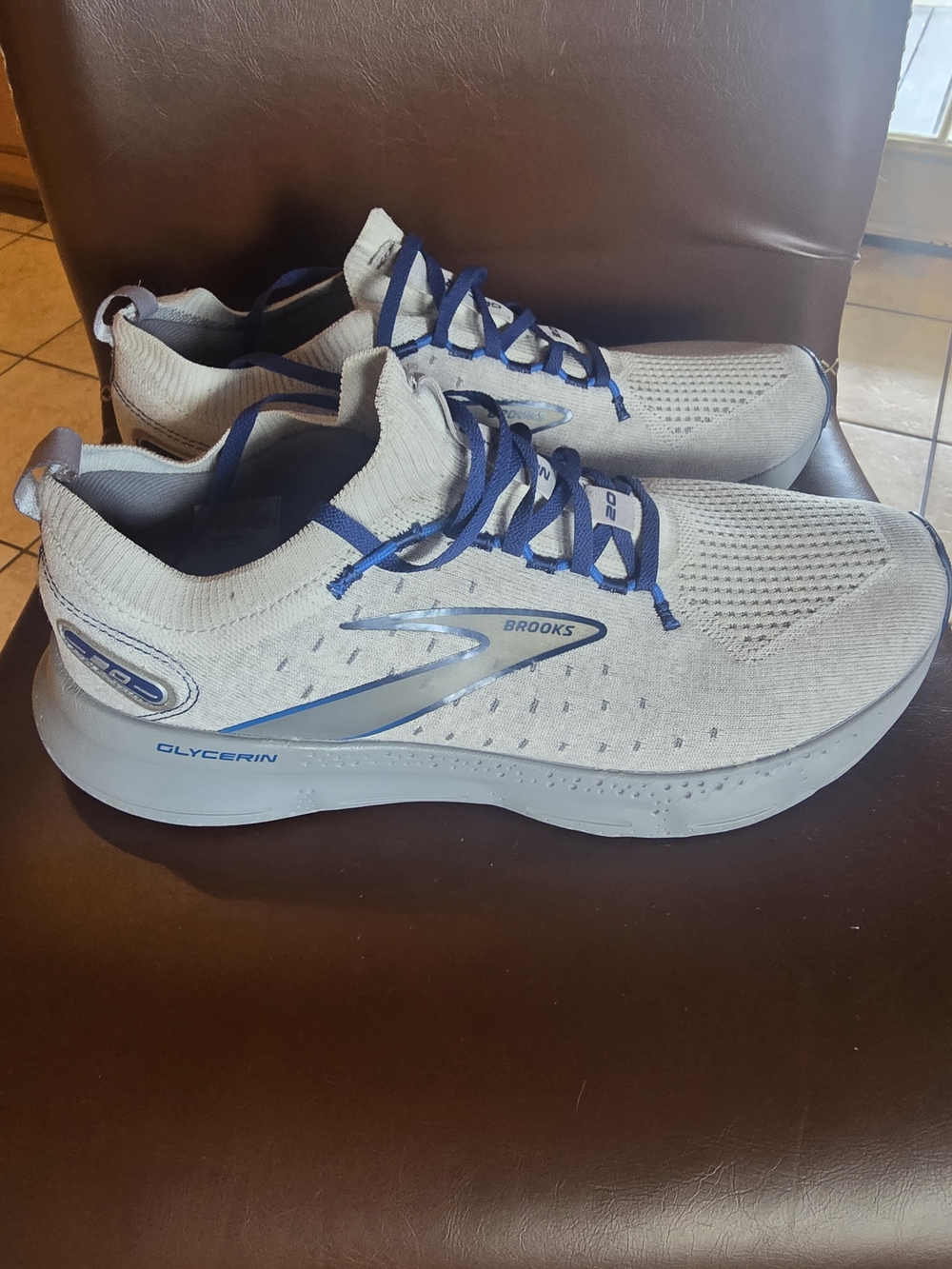 Brooks Glycerin Men's Running Shoes - Light Gray with Blue Accents